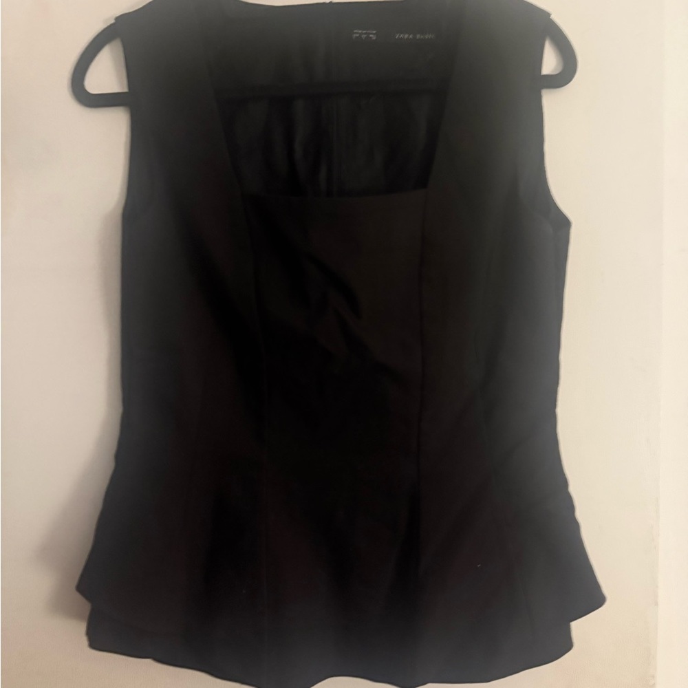 Zara Elegant Black Sleeveless Blouse